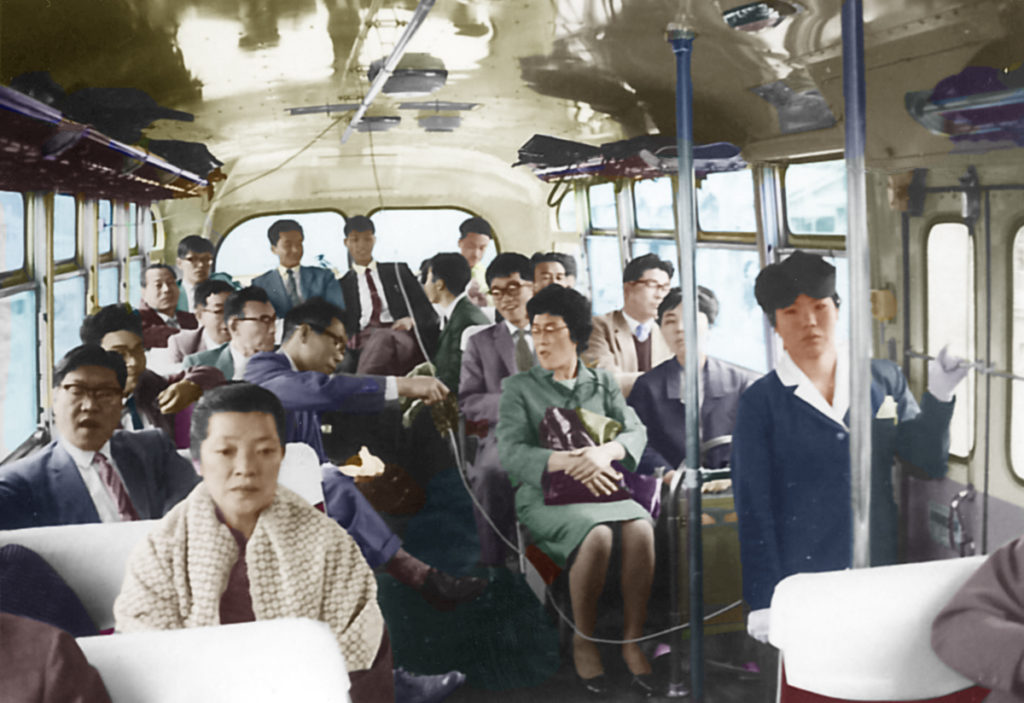 昭和40年　バス車内風景
