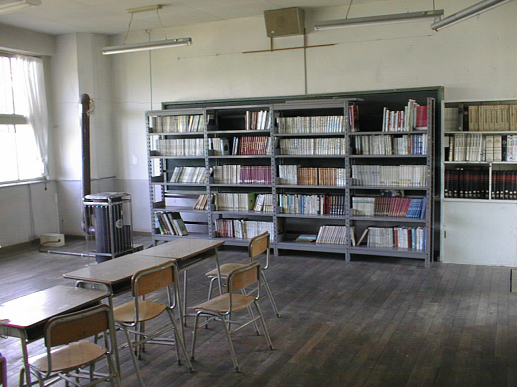鹿島小学校3階校舎　教室