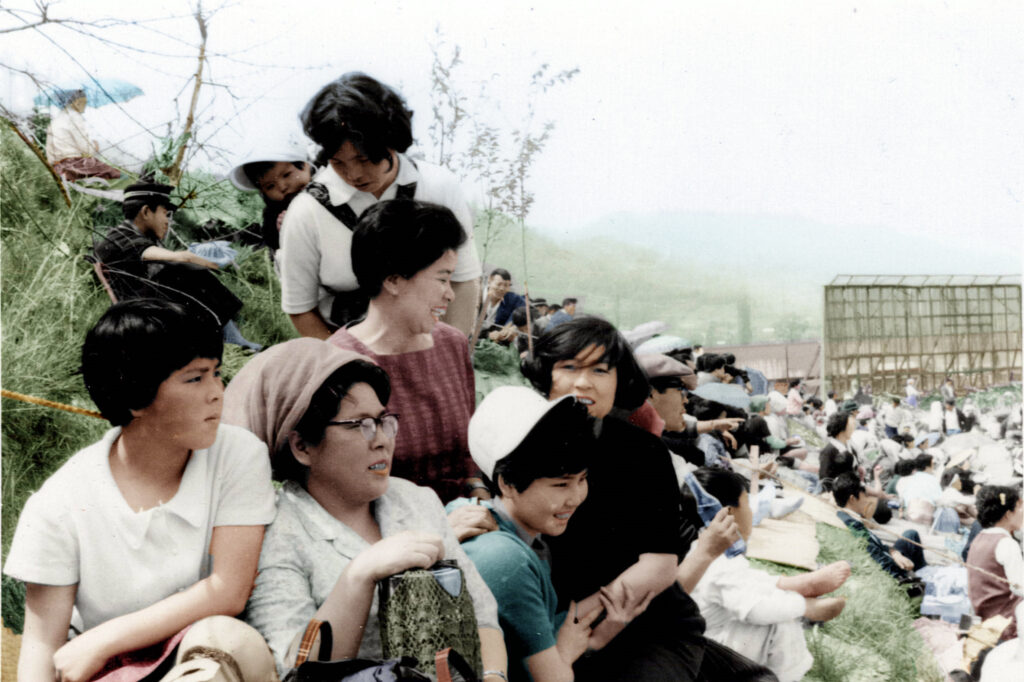 昭和30年代の運動会　応援風景（3）