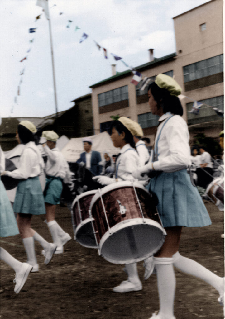 昭和30年代の運動会　鼓笛隊行進